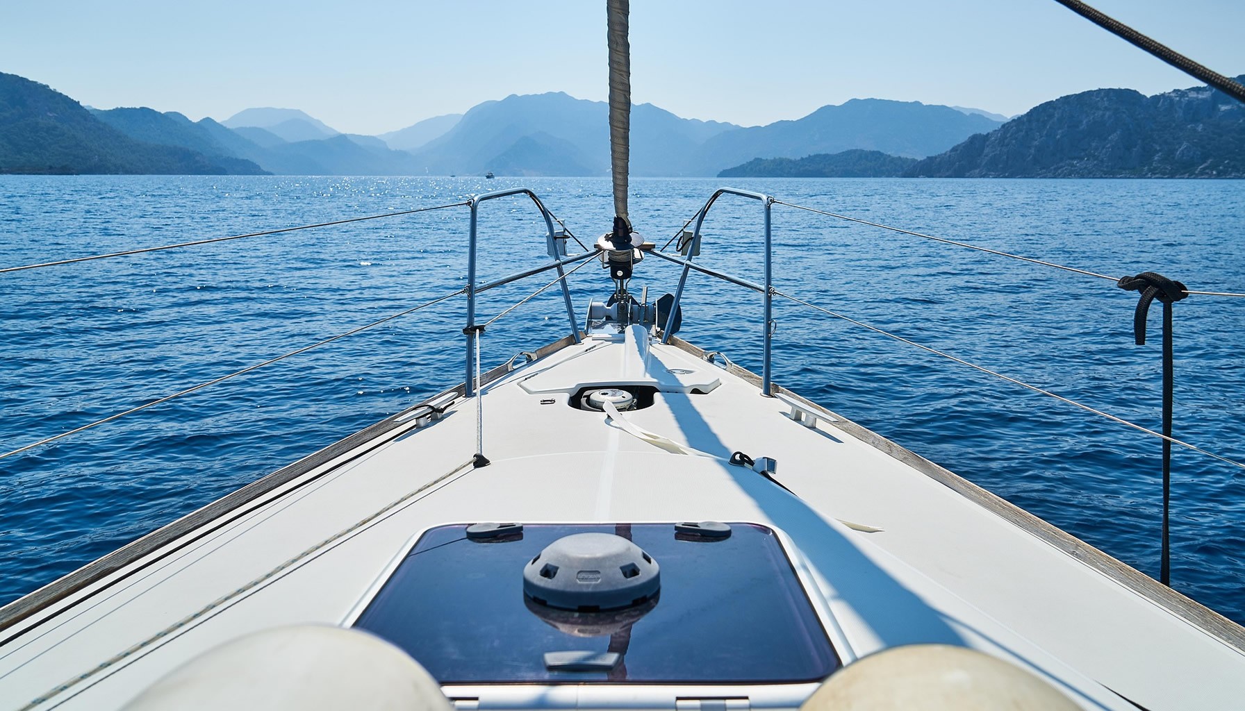 Selecting the Best Deck Plate to Improve Boat Durability